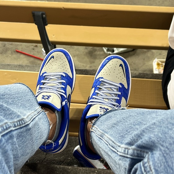 Jackie Robinson Nike Dunks - Picture 4 of 5